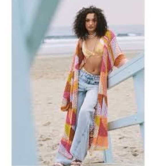 New FREE PEOPLE
Chasing Rainbows Cardi In Tropical Rainbow Combo - Picture 1 of 8